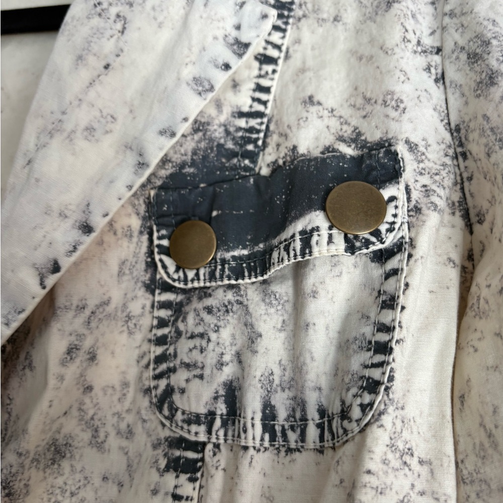 Wearables distressed looking light jacket - Picture 4 of 8